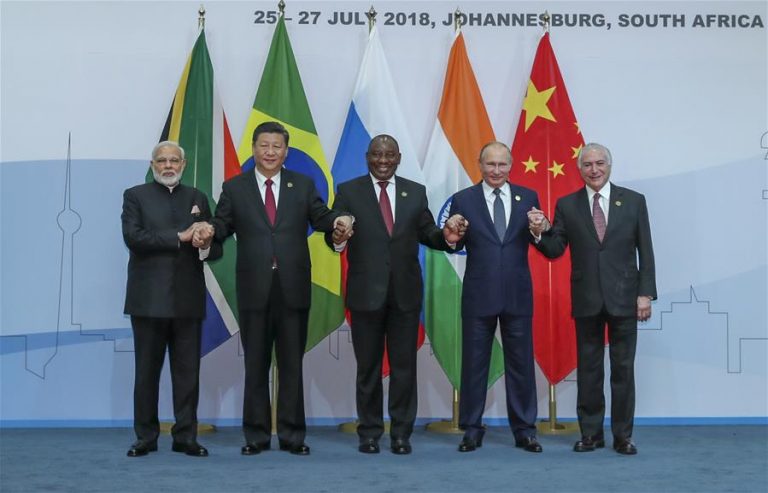 Pentru cine trag clopotele BRICS?