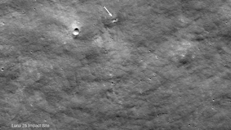 NASA a publicat o fotografie cu posibilul crater format în urma impactului sondei selenare ruseşti Luna-25