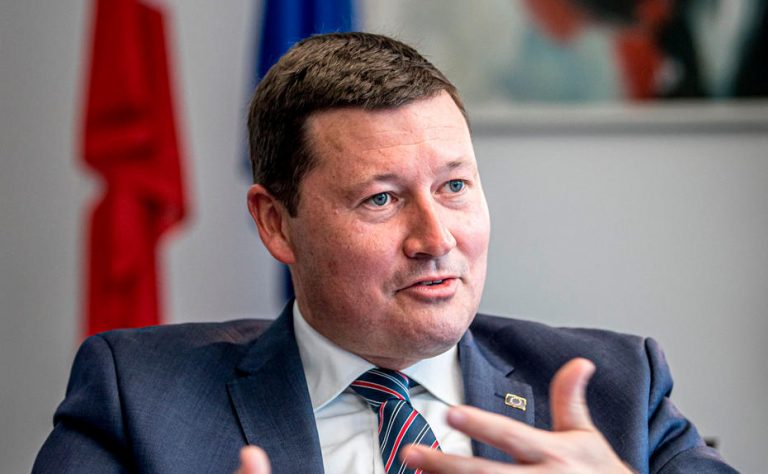Comisia Europeană îşi convoacă ambasadorul de la Viena, care a criticat nediplomatic dependenţa Austriei de gazul rusesc