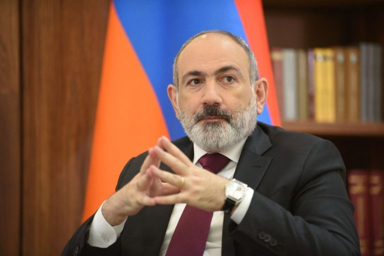 Premierul armean acuză Rusia că nu a reuşit să asigure securitatea în Nagorno-Karabah şi spune că cei 120.000 de etnici armeni din regiune s-ar pregăti să fugă