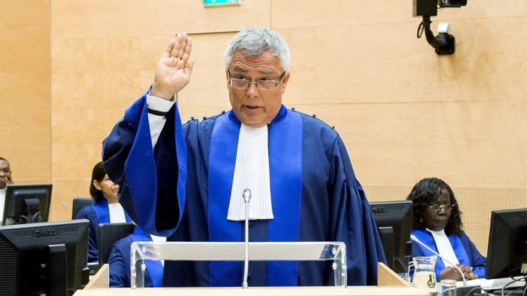 Rusia a emis un mandat de căutare pe numele preşedintelui Curţii Penale Internaţionale, polonezul Piotr Hofmanski, fără să spună de ce