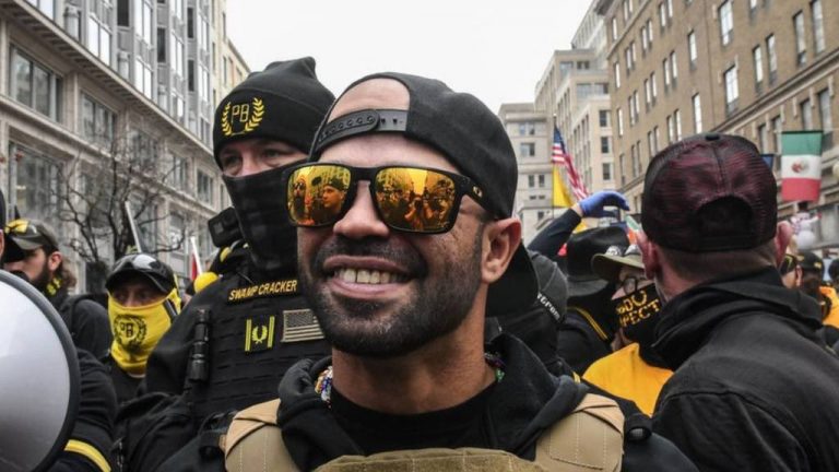 SUA: Liderul Proud Boys, condamnat la 22 de ani de închisoare pentru atacul de la Capitoliu