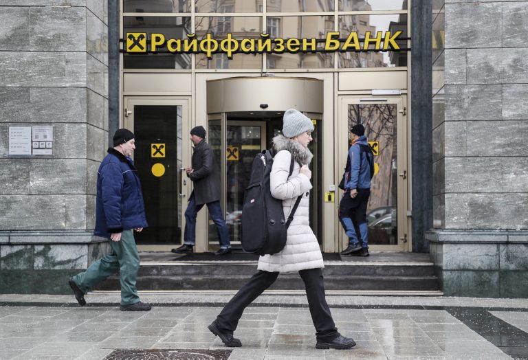 Rusia nu va permite băncilor străine să părăsească cu uşurinţă ţara