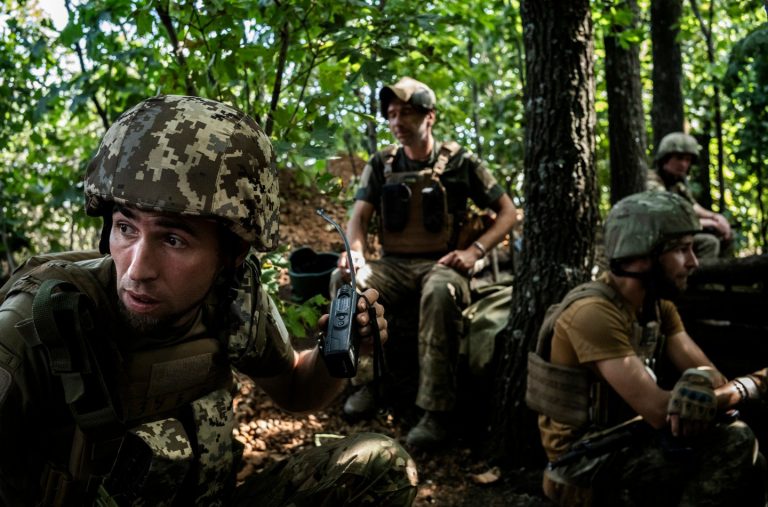 Ucraina strânge cercul în jurul bărbaţilor care încearcă să evite mobilizarea
