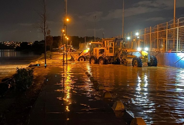 Inundaţii devastatoare în Turcia: Doi morţi la Istanbul / Furtuna a inundat o staţie de metrou
