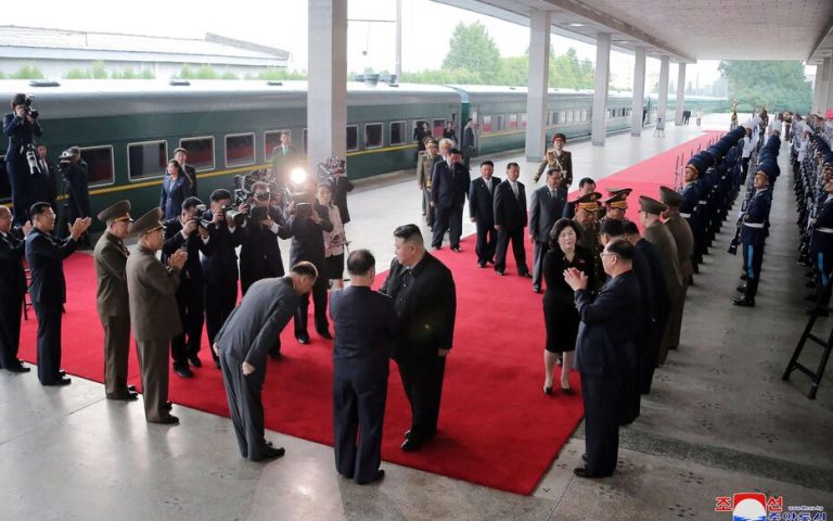 Ce șanse de nuntă are povestea de amor dintre Kim și Putin. De ce China încasează deja „darul”