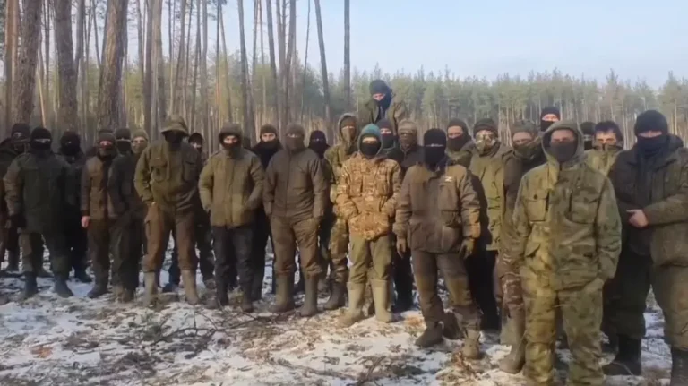 Alarmă socială în Rusia după înmulţirea crimelor comise de deţinuţi graţiaţi de Putin pentru a lupta în Ucraina