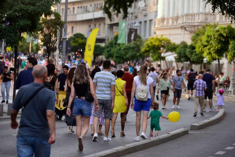 Bucharest opens its prettiest streets to pedestrians over the weekend