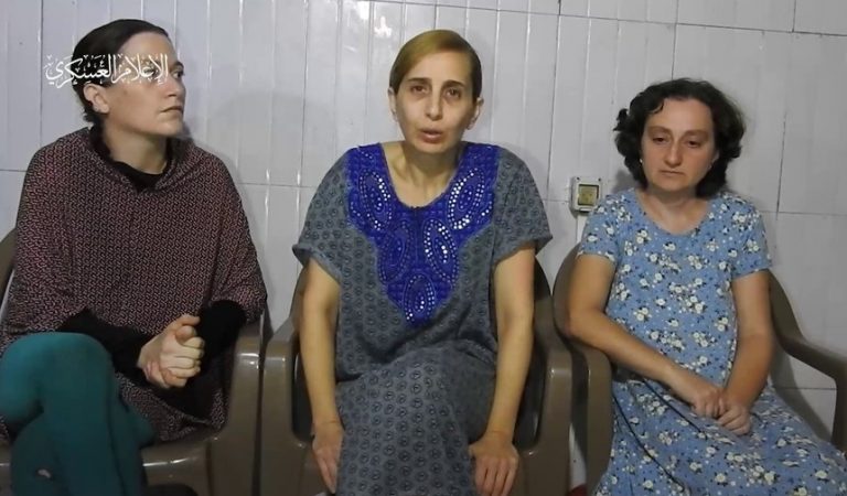 VIDEO | Hamas a difuzat o înregistrare video cu trei femei prezenate drept ostatice. Una dintre ele ar avea origini româneşti. Netanyahu califică înregistrarea ”propagandă psihologică crudă”