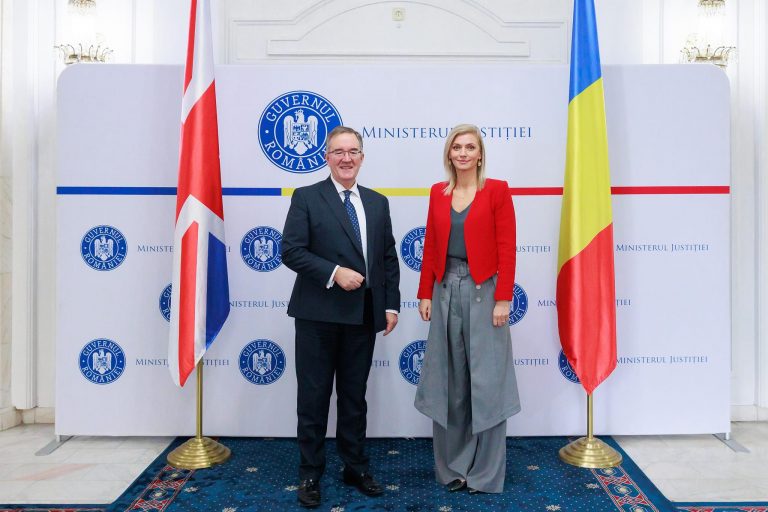 Alina Gorghiu, întâlnire cu Ambasadorul Regatului Unit: Ministerul Justiţiei a început demersurile pentru alocarea unui post de magistrat de legătură al României în Marea Britanie