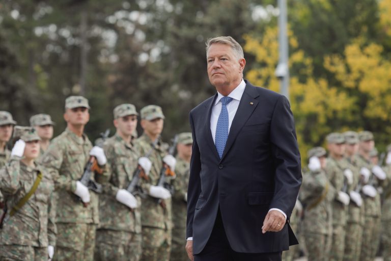 Președintele Iohannis: Armata României reprezintă o parte integrantă importantă a arhitecturii de securitate europene şi euroatlantice