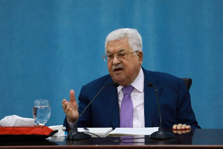 Mahmoud Abbas îl felicită pe Trump şi se declară convins că acesta va susţine ”aspiraţiile legitime ale palestinienilor”