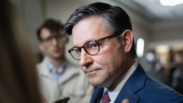 UPDATE Republicanul Mike Johnson, un susţinător aprig al lui Trump, ales preşedinte al Camerei Reprezentanţilor