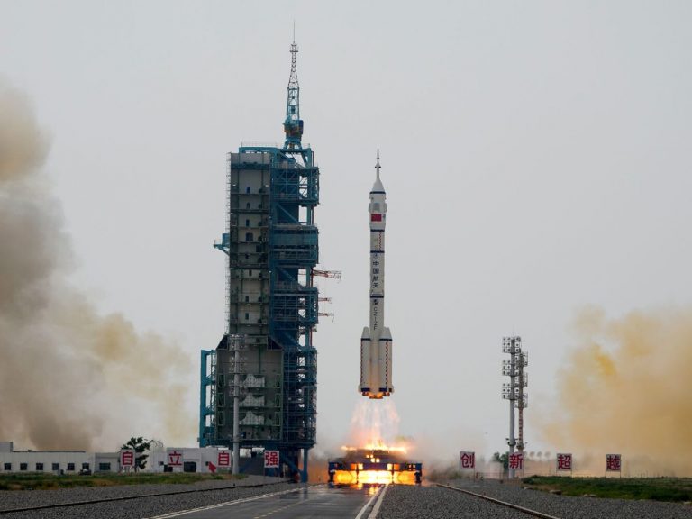 Pakistanul se alătură Chinei în proiectul staţiei de cercetare de la polul sud lunar