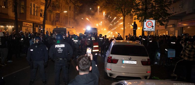 Peste 60 de poliţişti au fost răniţi în timpul unei manifestaţii propalestiniene la Berlin