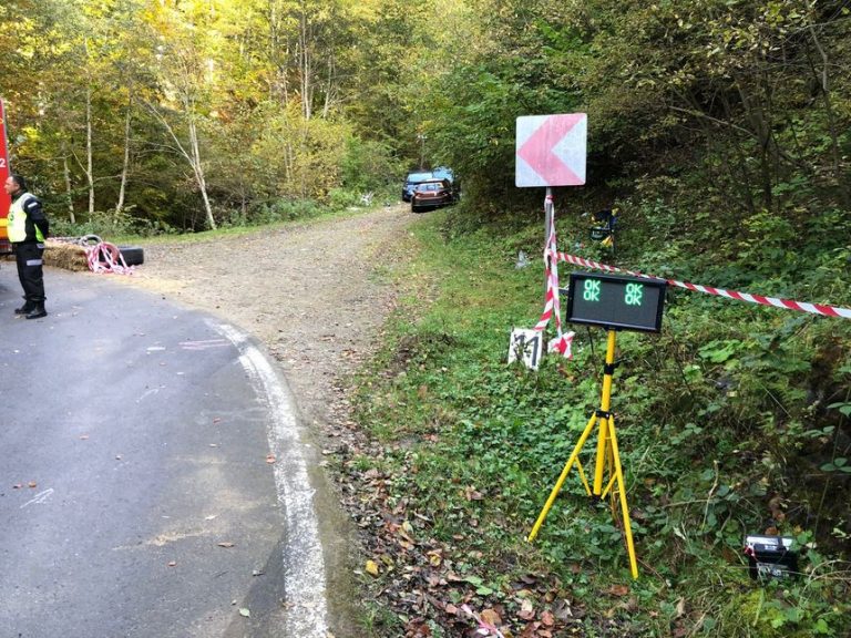 Cursa automobilistică de la Câmpulung, anulată după ce un spectator a murit lovit de o maşină care participa la competiție