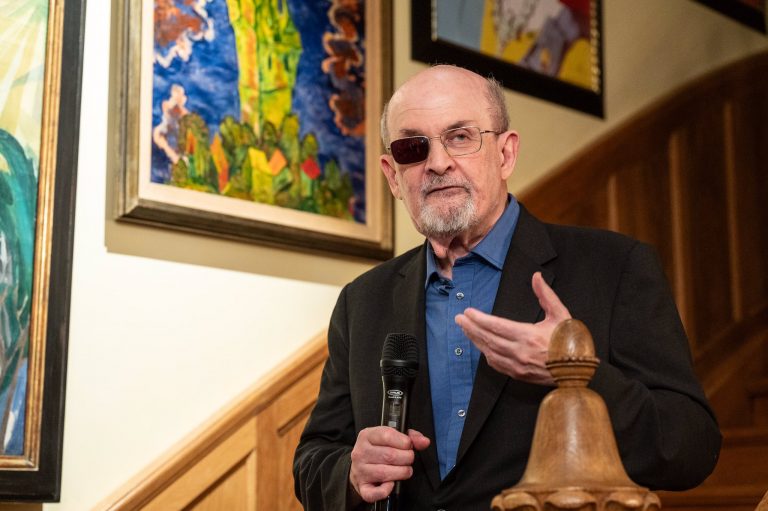 Salman Rushdie: Trăim în epoca nerușinării