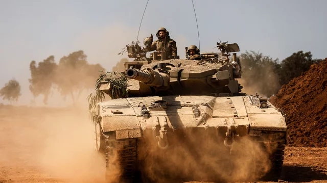 VIDEO | Militari şi tancuri israeliene desfăşurate în Fâşia Gaza se află în continuare în enclavă, într-o ”invazie restrânsă”- oficial israelian
