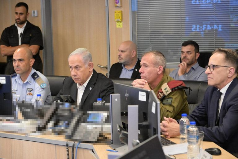 De ce a atacat Hamas, ce rol ar juca Iranul, de ce Israelul a fost surprins, ce urmează / Analiza unui fost ambasador în Israel și consilier pentru Bill Clinton și Barack Obama