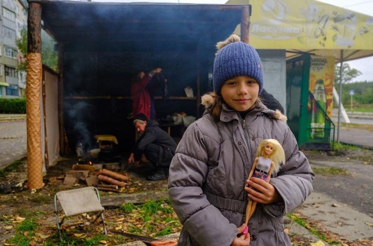 Ordin de evacuare pentru familiile cu copii din 7 localităţi din regiunea Harkov, inclusiv oraşul Kupiansk