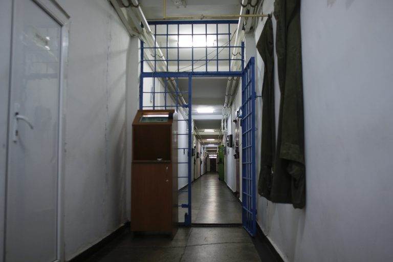 Percheziții la Penitenciarul Jilava. Reţea de traficanţi de droguri, coordonată de unul dintre fiii lui Sile Cămătaru