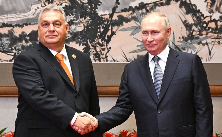 Putin i-a spus lui Orban că ar fi încântat ca Budapesta să găzduiască o întâlnire între el şi Trump