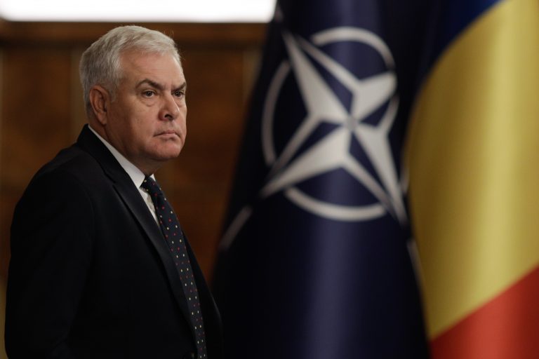 Angel Tîlvar: Dorinţa noastră de a creşte efectivul Armatei se bazează pe nevoia de apărare şi contextul în care trăim