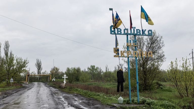 Imagini surprinse din dronă şi văzute de Associated Press arată pierderi grele ale Rusiei în luptele de lângă Avdiivka