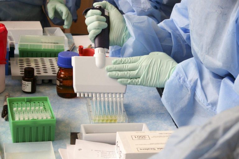 Universitatea clujeană Babeș-Bolyai – finanțare internațională de 33 milioane de euro pentru cercetare în domeniul cancerului