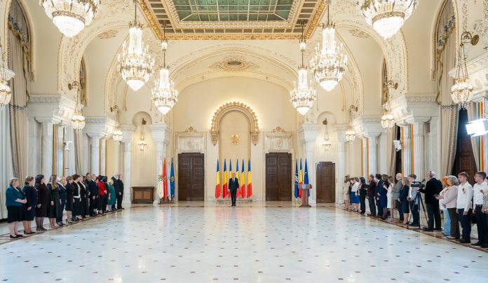 Ceremonie decorare profesori Cotroceni