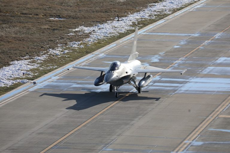 Șeful comisiei de Apărare din Duma de Stat: Avioanele F-16 şi bazele lor din afara Ucrainei – ţinte dacă efectuează misiuni de luptă împotriva forțelor ruse