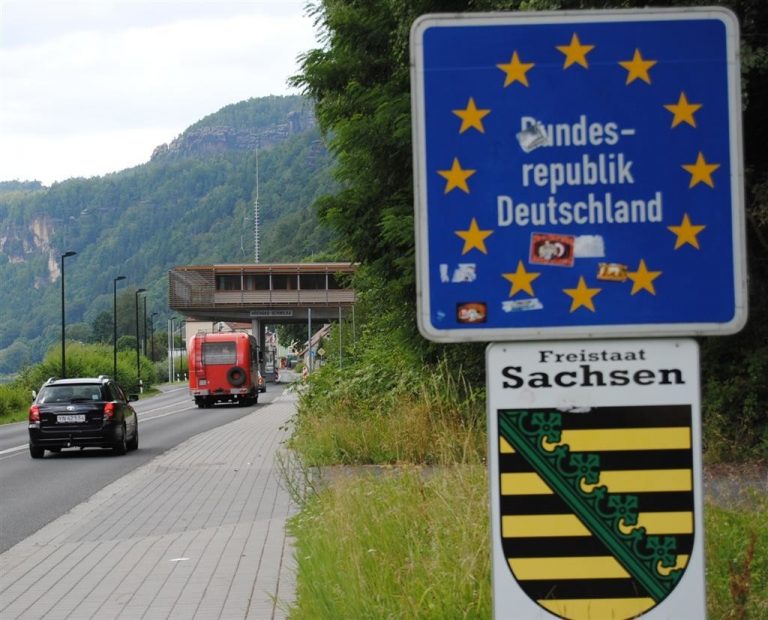 Germania relaxează condiţiile pentru angajarea cetăţenilor străini