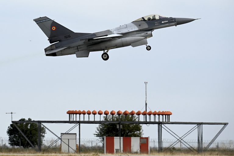 Centrul European de Instruire F-16 din România a fost inaugurat la baza aeriană Fetești/ Tîlvăr: Un rol vital în pregătirea piloților români