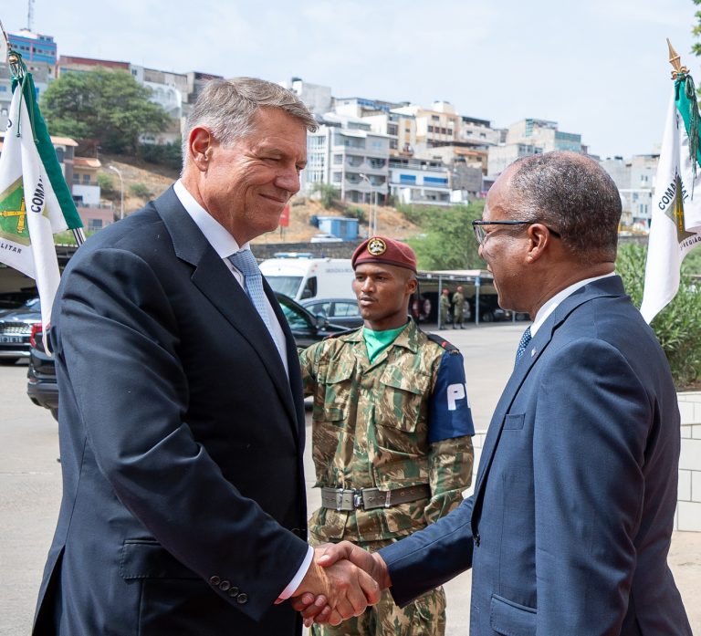 Preşedintele Iohannis: Prin acest turneu am repus România pe radarul african / Despre costul vizitelor: Voi instrui serviciul presă să vă dea o informare conform legii