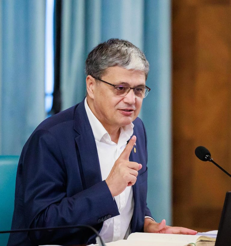 Ministrul Finanţelor: Există acest semnal de îngrijorare în ceea ce priveşte încetinirea creşterii economice/ Ce spune despre criza economică