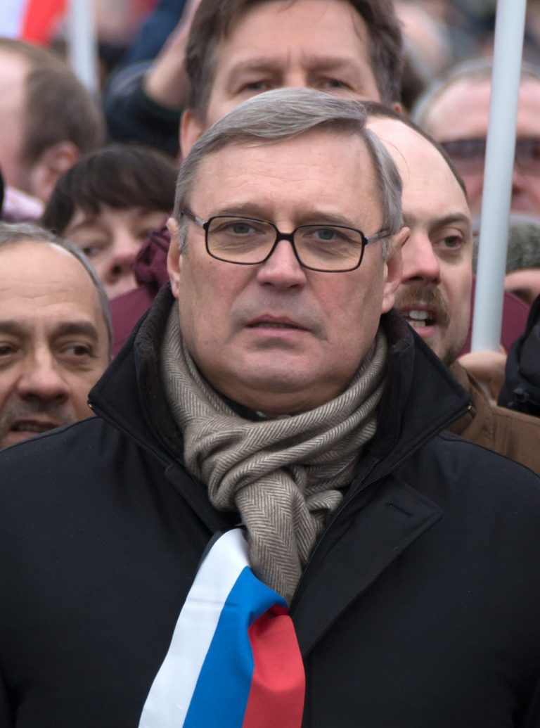 Rusia i-a adăugat pe lista „extremiştilor şi teroriştilor” pe fostul premier Mihail Kasianov şi pe economistul Serghei Guriev