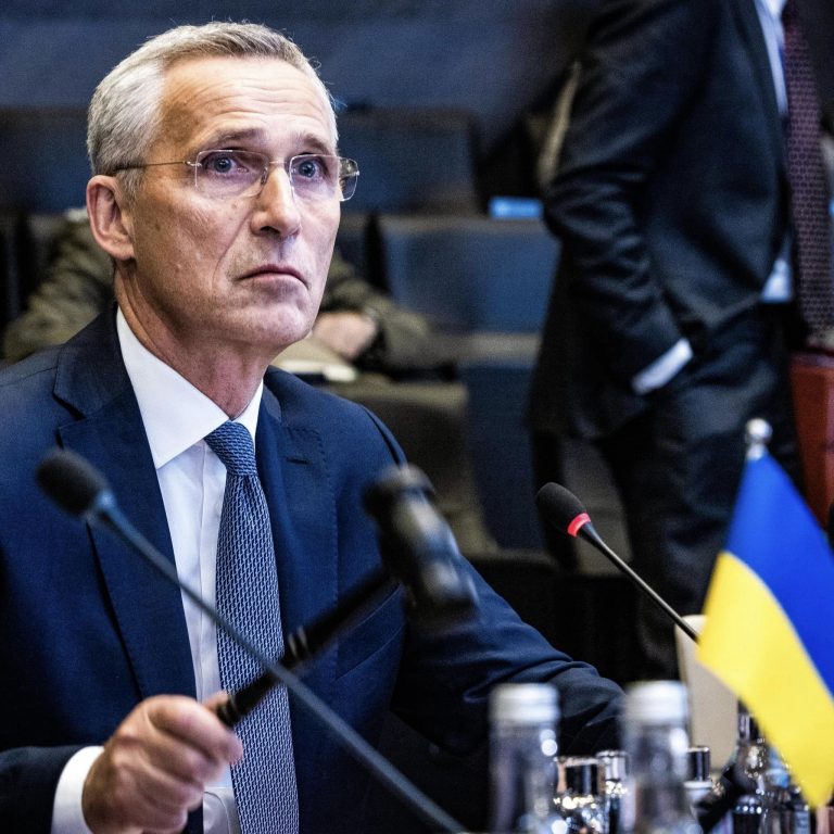 Reuniune a miniştrilor Apărării din NATO consacrată misiunii de formare şi de sprijinire a Ucrainei