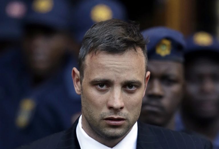 Oscar Pistorius va fi eliberat din închisoare în ianuarie / Fostul campion paralimpic a împuşcat-o mortal pe iubita sa, în 2013
