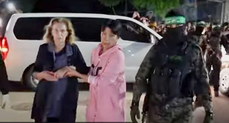 Două ostatice israeliene, care au şi cetăţenie rusă, eliberate de Hamas în afara listei prezentate miercuri, în semn de recunoştinţă pentru Putin