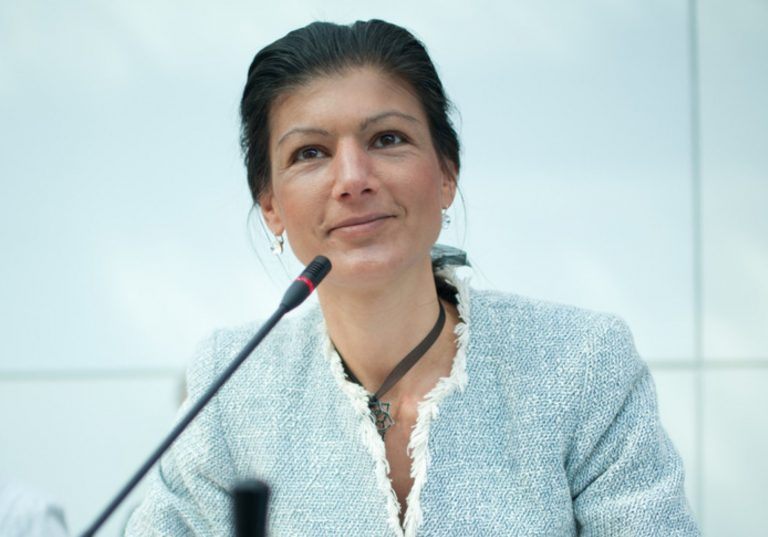 Politiciana populistă Sahra Wagenknecht: În Germania ”nu mai este loc” pentru migranţi