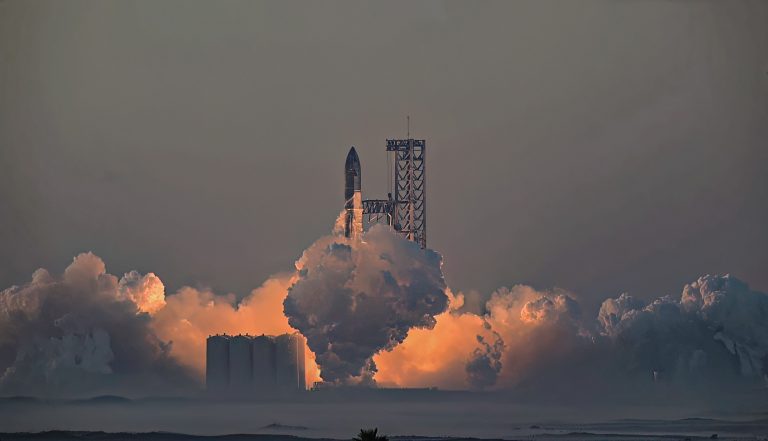 VIDEO | Nava Starship a SpaceX a eşuat într-un al doilea test de zbor, dar s-au realizat progrese