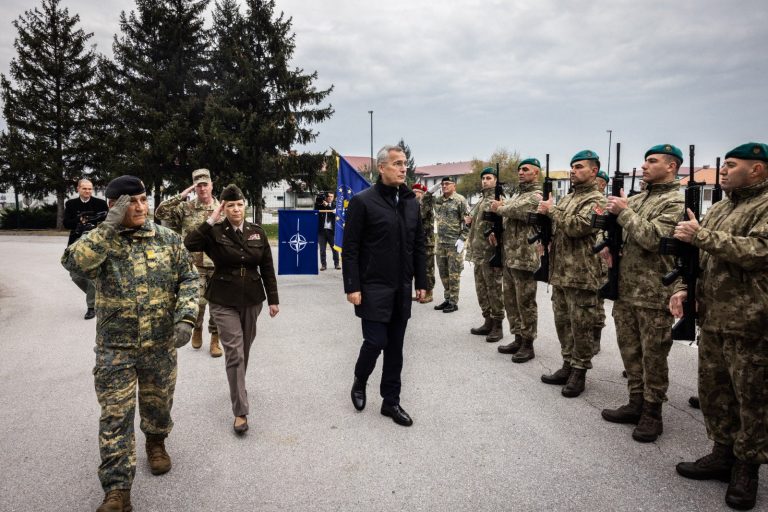 AFP: NATO avertizează cu privire la un amestec al Rusiei în Bosnia. Zelenski afirmă că Putin vrea să creeze noi crize în Balcani şi R. Moldova