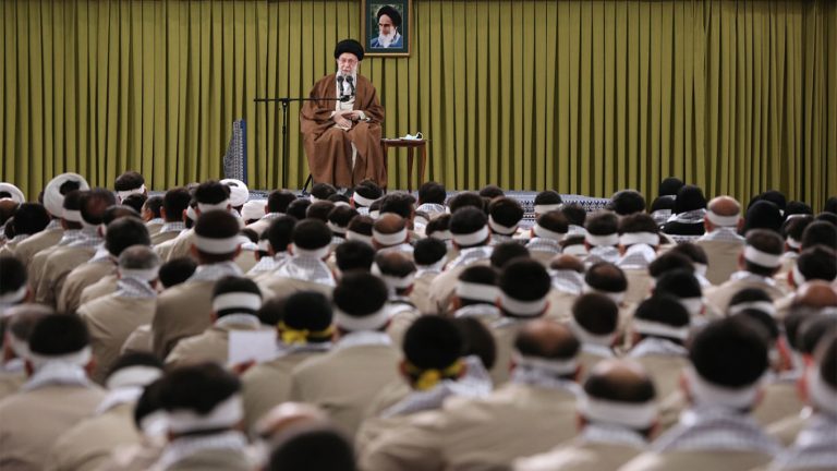 Pericolele unui vid de putere în Iran