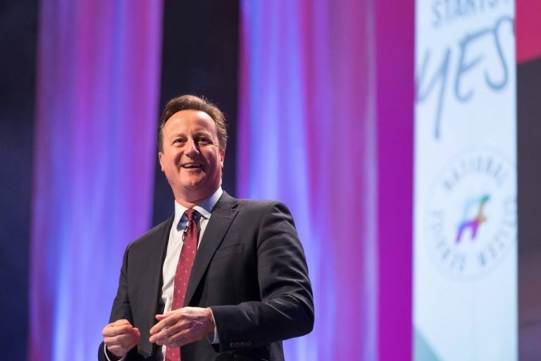 Ce spune revenirea lui David Cameron despre politica britanică