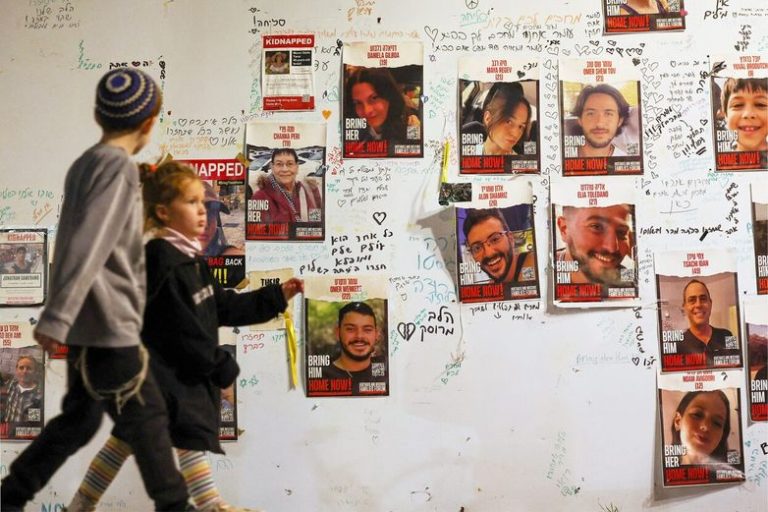 Hamas a publicat numele a patru femei soldat israeliene care vor fi eliberate într-un nou schimb