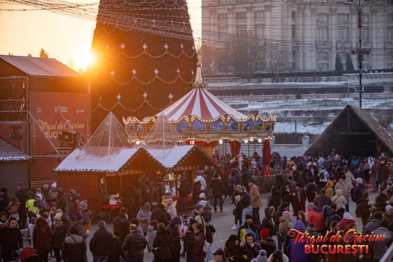 Târgul de Crăciun din Piaţa Constituţiei va fi deschis joi. Iluminatul festiv va fi aprins la ora 18:00, iar Delia va susţine un concert