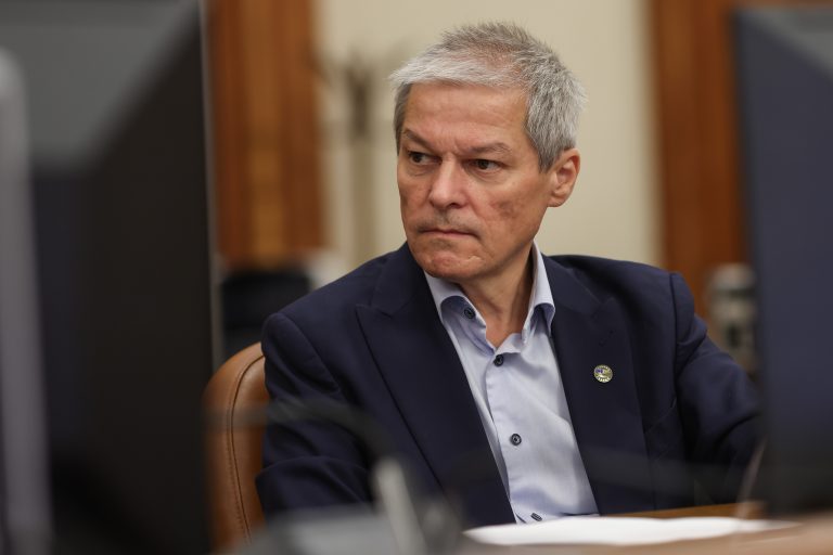Dacian Cioloș a depus la Parchetul General un denunț împotriva lui Marcel Ciolacu, în cazul Roșia Montană