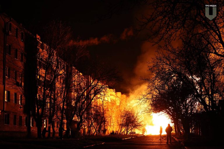 VIDEO | Cel puţin patru morţi şi nouă răniţi, inclusiv un copil, în bombardamente ruse la Herson, în Ajunul Crăciunului