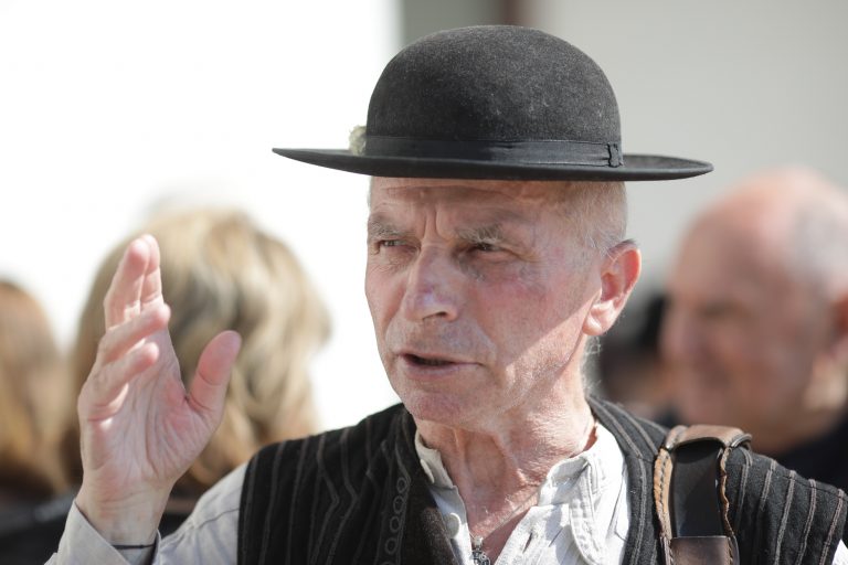 Grigore Leşe: „Aşa-i românul” e melodie ungurească. „Noi suntem români” e un marş, cum ar spune bulgarii „Noi suntem bulgari!” ”
