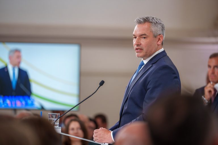 Cancelarul austriac respinge boicotarea preşedinţiei ungare a Consiliului UE